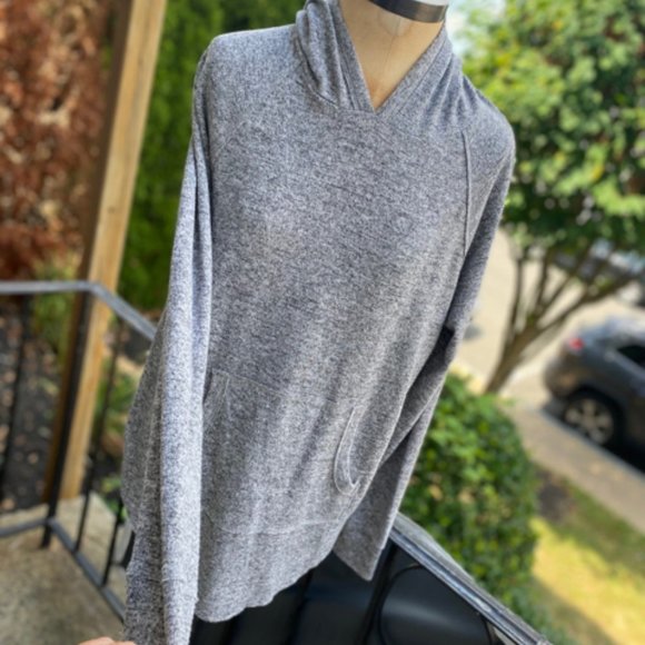 TNA Heather Gray Sz Small Soft Hoodie Sweatshirt Top - Picture 2 of 4